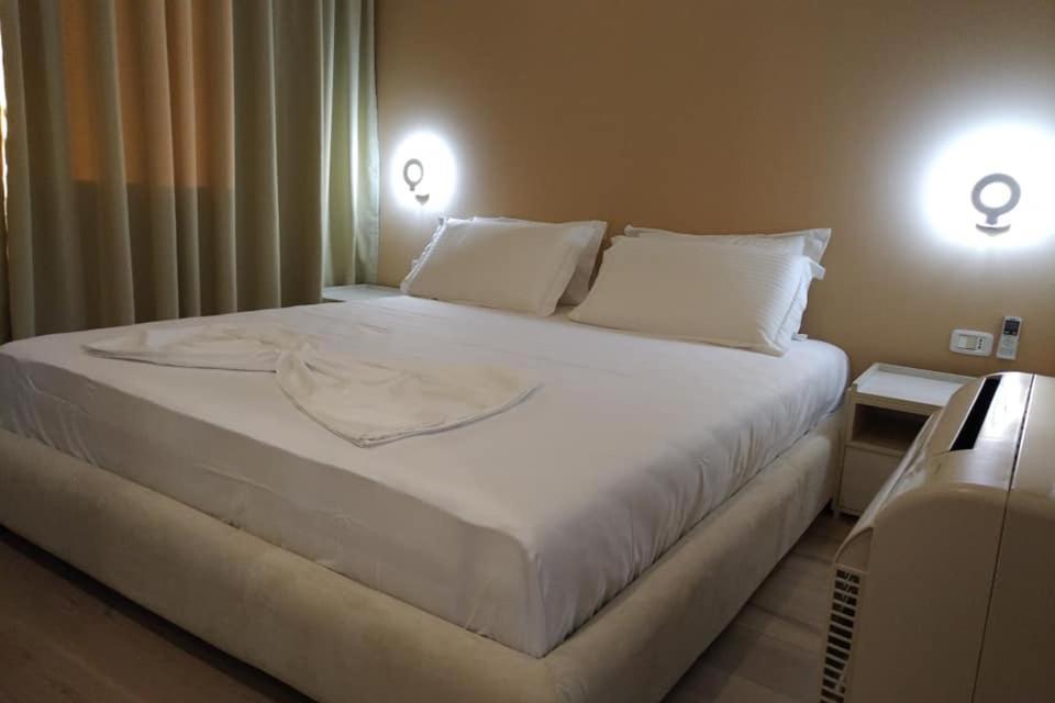Vlorë Deluxe Sea Apartment מראה חיצוני תמונה