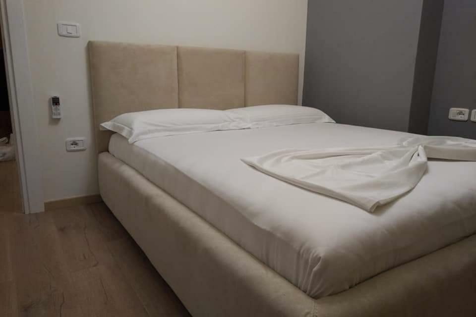 Vlorë Deluxe Sea Apartment מראה חיצוני תמונה
