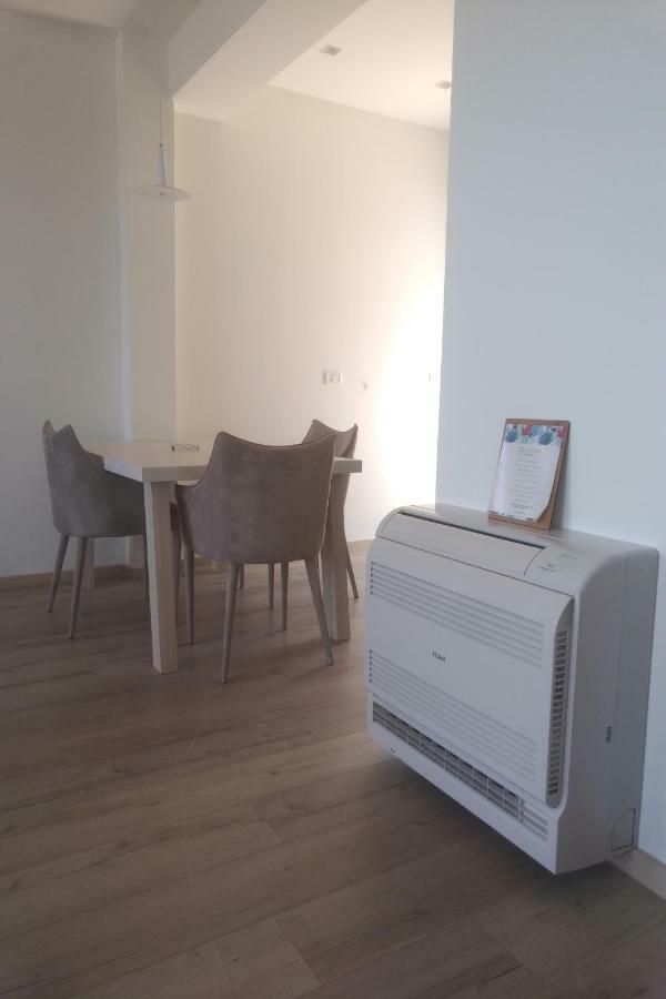 Vlorë Deluxe Sea Apartment מראה חיצוני תמונה