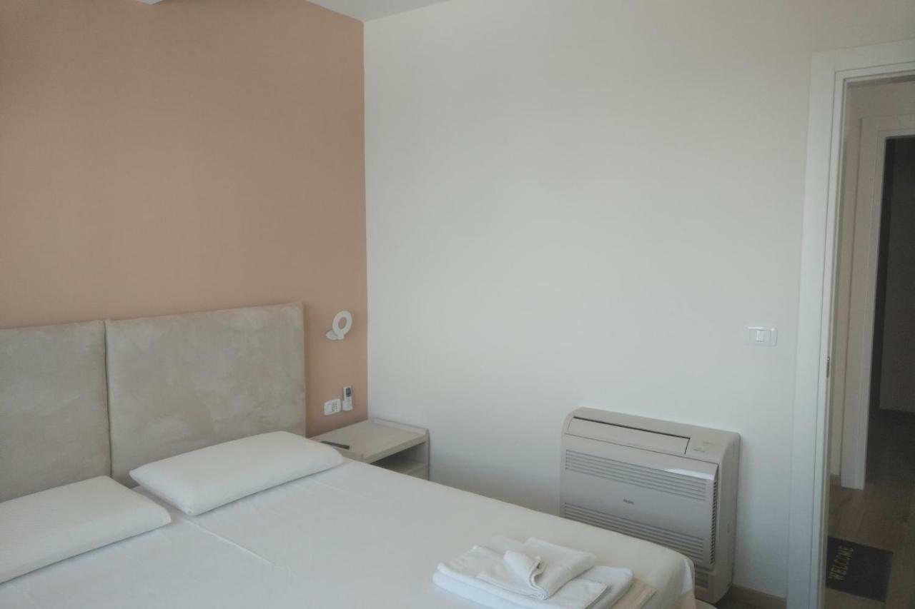 Vlorë Deluxe Sea Apartment מראה חיצוני תמונה