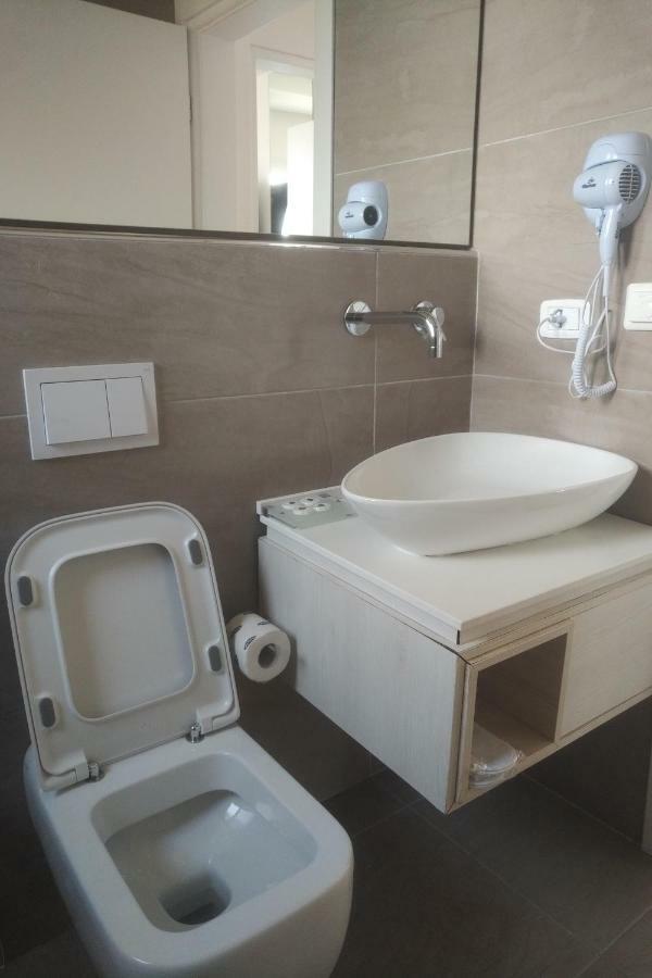 Vlorë Deluxe Sea Apartment מראה חיצוני תמונה