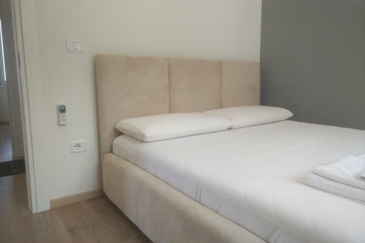 Vlorë Deluxe Sea Apartment מראה חיצוני תמונה